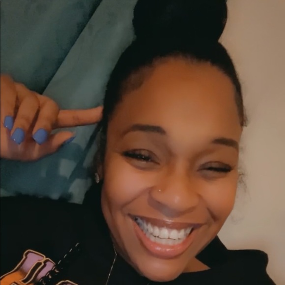 Meet your Posher, Kenneshia - Picture 1 of 1